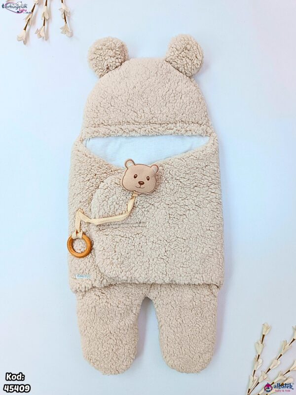 قنداق شتوي فرو مع دبدوب وحلقة خشب