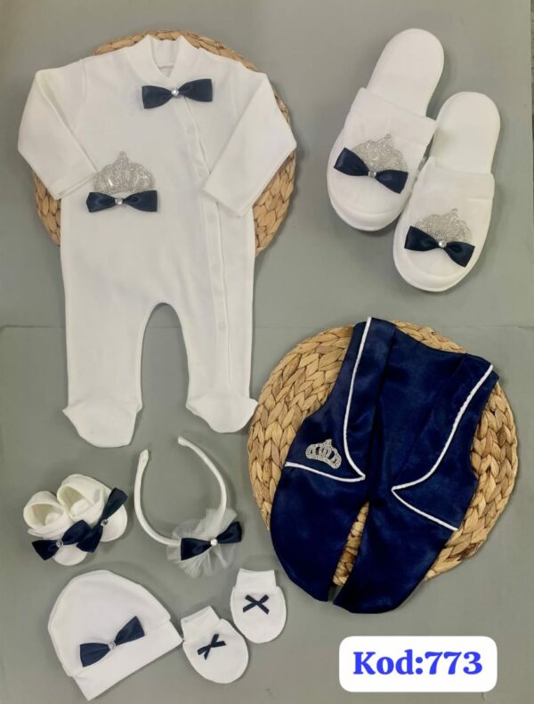 طقم مواليد مع اكسسوار للام