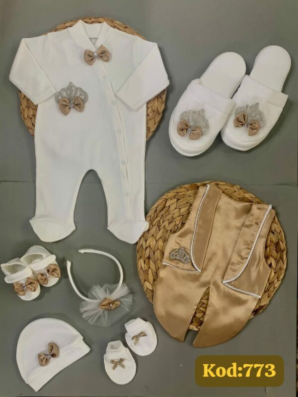 طقم مواليد مع اكسسوار للام