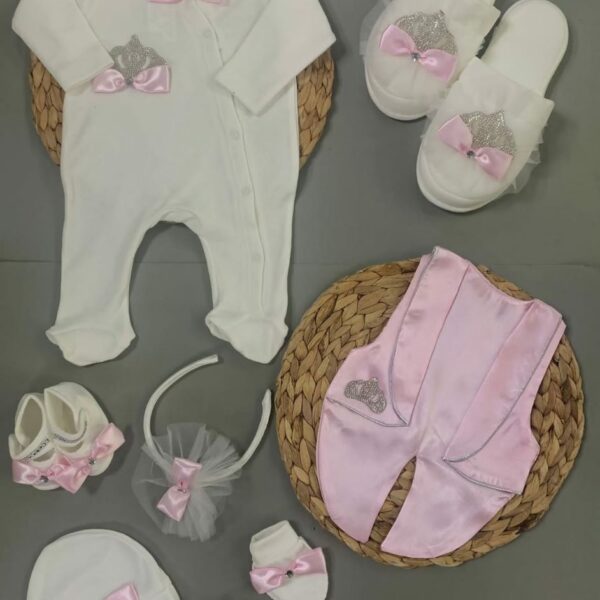 طقم مواليد مع اكسسوار للام