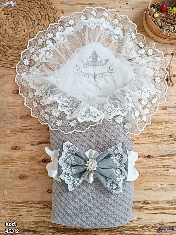 قنداق تريكو بأطراف دانتيل