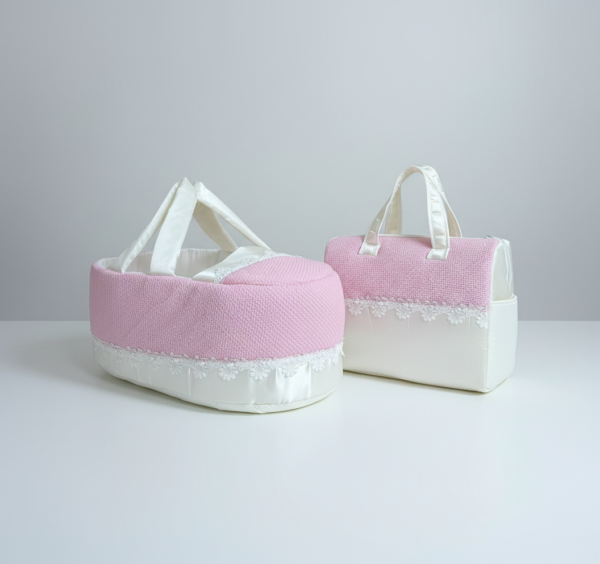 حمالة بيبي مع شنتة بلون بطرف دانتيل