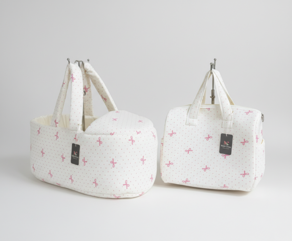 حمالة بيبي مع شنتة برسمة ببيونة زهر