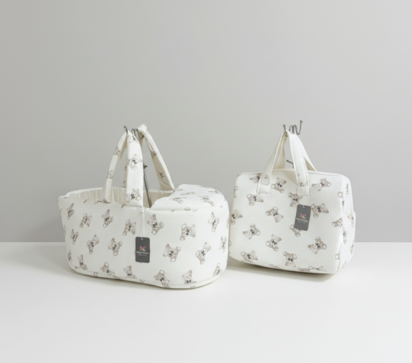 حمالة بيبي مع شنتة برسم دبدوب