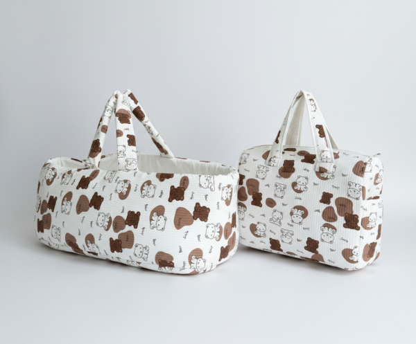 حمالة بيبي مع شنتة برسم دبدوب